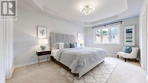 350 Chouinard Way, Aurora, ON - Indoor Photo Showing Bedroom