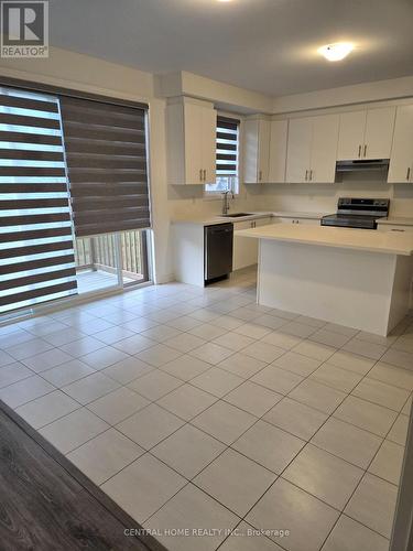 46 Copperhill Heights, Barrie, ON - Indoor Photo Showing Kitchen