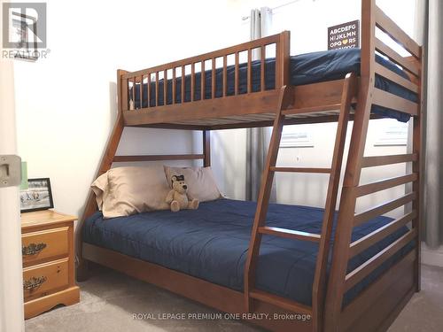 22 Farewell Avenue, Wasaga Beach, ON - Indoor Photo Showing Bedroom