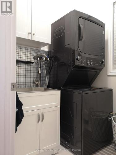 22 Farewell Avenue, Wasaga Beach, ON - Indoor Photo Showing Laundry Room