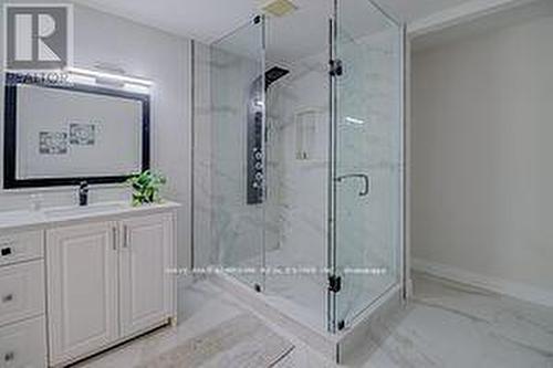 10 Curtiss Court, Barrie, ON - Indoor Photo Showing Bathroom