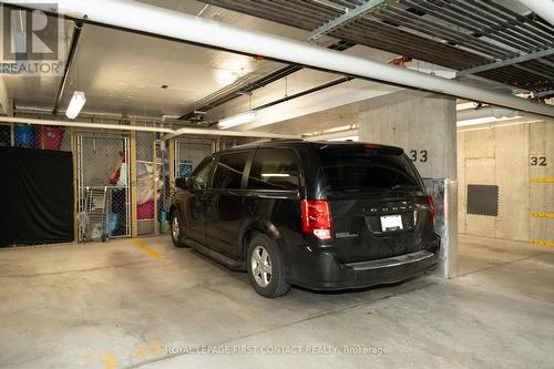 109 - 40 Ferndale Drive S, Barrie (Ardagh), ON - Indoor Photo Showing Garage