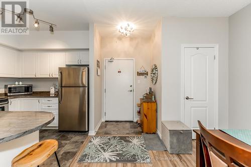 109 - 40 Ferndale Drive S, Barrie (Ardagh), ON - Indoor Photo Showing Kitchen