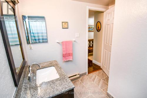 104 - 25 Meadow Lane, Barrie (Ardagh), ON - Indoor Photo Showing Bathroom