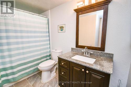 104 - 25 Meadow Lane, Barrie (Ardagh), ON - Indoor Photo Showing Bathroom