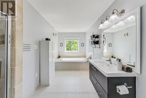 99 Holly Meadow Road, Barrie (Holly), ON - Indoor Photo Showing Bathroom