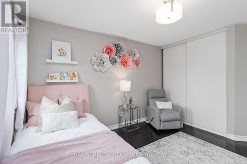 7229 Dime Crescent, Mississauga, ON - Indoor Photo Showing Bedroom