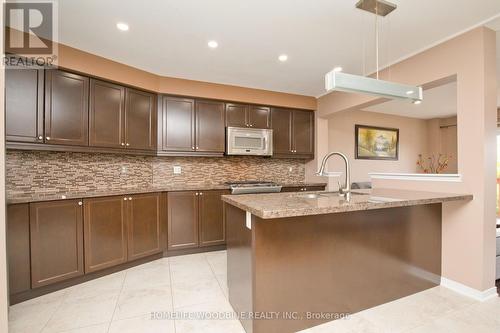 10 Davenhill Road, Brampton (Brampton East), ON - Indoor Photo Showing Kitchen With Upgraded Kitchen