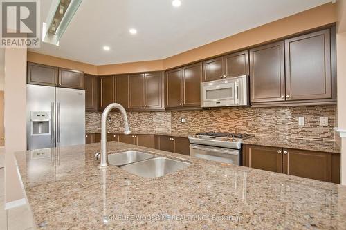 10 Davenhill Road, Brampton (Brampton East), ON - Indoor Photo Showing Kitchen With Double Sink With Upgraded Kitchen