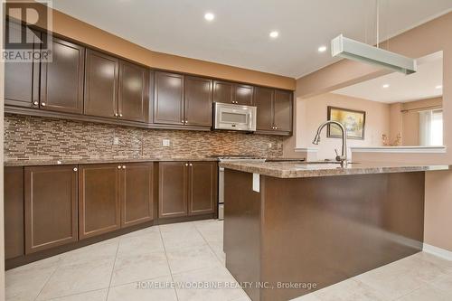 10 Davenhill Road, Brampton (Brampton East), ON - Indoor Photo Showing Kitchen With Upgraded Kitchen