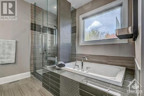 1601 Kingsdale Avenue, Ottawa, ON - Indoor Photo Showing Bathroom