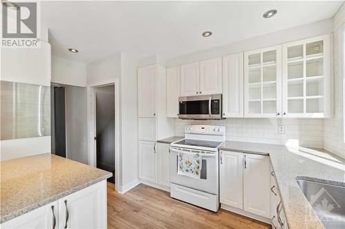 284 Selby Avenue, Ottawa, ON - Indoor Photo Showing Kitchen