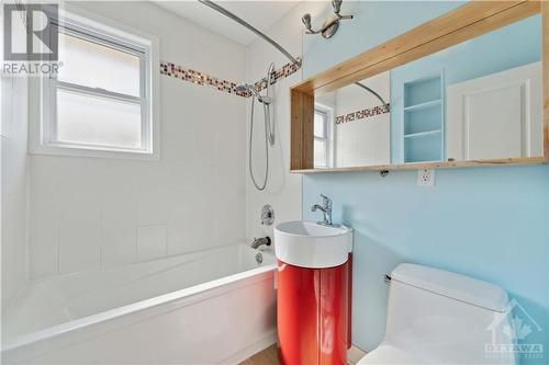 284 Selby Avenue, Ottawa, ON - Indoor Photo Showing Bathroom