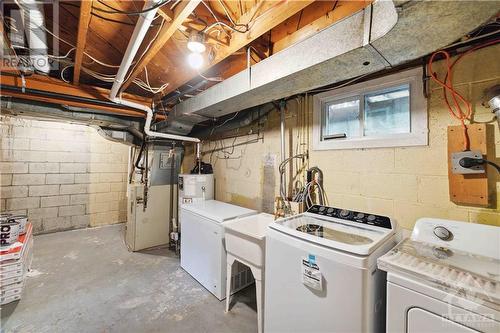 284 Selby Avenue, Ottawa, ON - Indoor Photo Showing Laundry Room