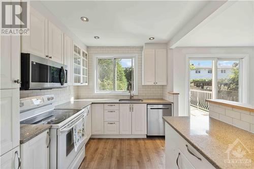 284 Selby Avenue, Ottawa, ON - Indoor Photo Showing Kitchen With Upgraded Kitchen