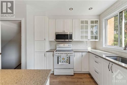 284 Selby Avenue, Ottawa, ON - Indoor Photo Showing Kitchen