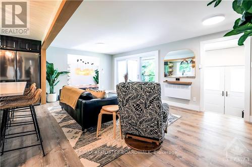 551 Little Rideau Lake Road, Rideau Lakes, ON - Indoor Photo Showing Living Room