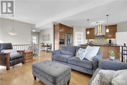 Open concept principal rooms - 215 Capri Avenue, Embrun, ON - Indoor Photo Showing Living Room