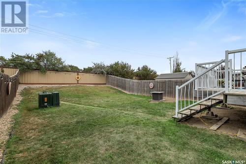 943 Gull Road, Regina, SK - Outdoor With Backyard