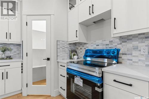 824 Weir Crescent, Warman, SK - Indoor Photo Showing Kitchen