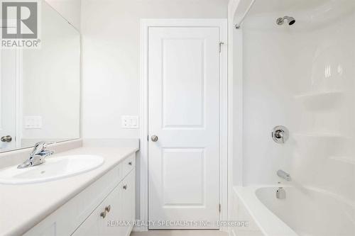 89 - 7768 Ascot Circle, Niagara Falls, ON - Indoor Photo Showing Bathroom