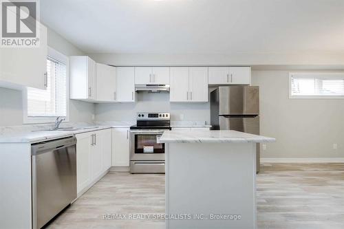 89 - 7768 Ascot Circle, Niagara Falls, ON - Indoor Photo Showing Kitchen