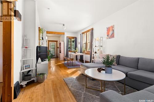 1915 Toronto Street, Regina, SK - Indoor Photo Showing Living Room