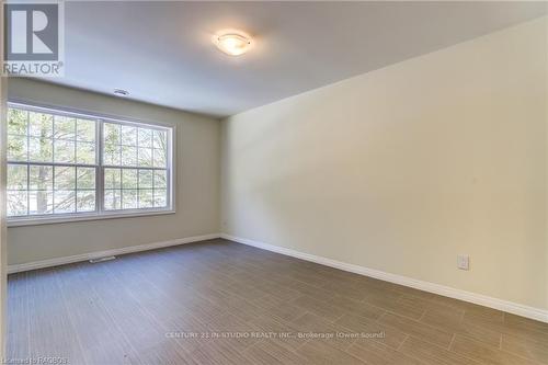 66 Sussex Square, Georgian Bluffs, ON - Indoor Photo Showing Other Room