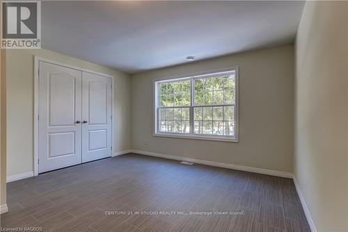 66 Sussex Square, Georgian Bluffs, ON - Indoor Photo Showing Other Room