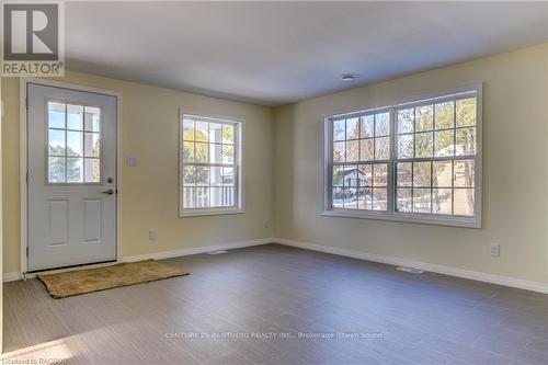 66 Sussex Square, Georgian Bluffs, ON - Indoor Photo Showing Other Room