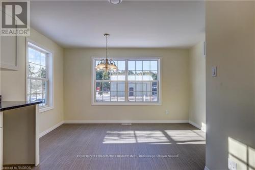 66 Sussex Square, Georgian Bluffs, ON - Indoor Photo Showing Other Room