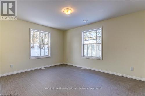 35 Sussex Square, Georgian Bluffs, ON - Indoor Photo Showing Other Room