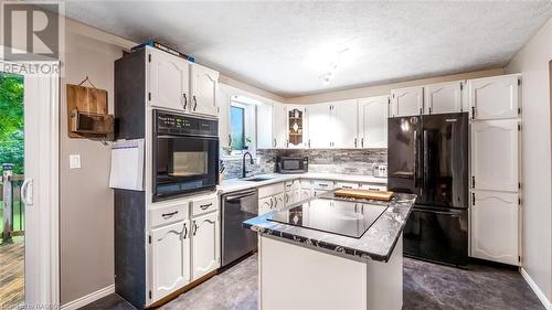 105 Boundary Road, Chatsworth, ON - Indoor Photo Showing Kitchen