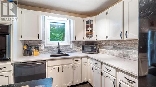 105 Boundary Road, Chatsworth, ON - Indoor Photo Showing Kitchen