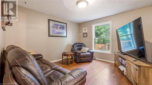 105 Boundary Road, Chatsworth, ON - Indoor Photo Showing Living Room