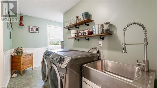 105 Boundary Road, Chatsworth, ON - Indoor Photo Showing Laundry Room