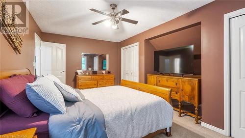 105 Boundary Road, Chatsworth, ON - Indoor Photo Showing Bedroom