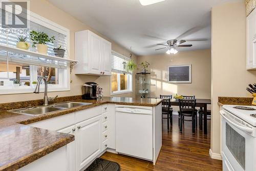 1480 Terai Road Unit# 111, Kelowna, BC - Indoor Photo Showing Kitchen With Double Sink