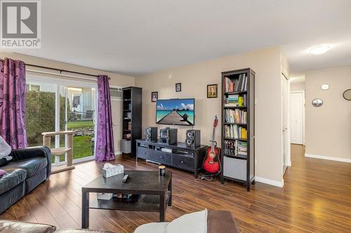 1480 Terai Road Unit# 111, Kelowna, BC - Indoor Photo Showing Living Room