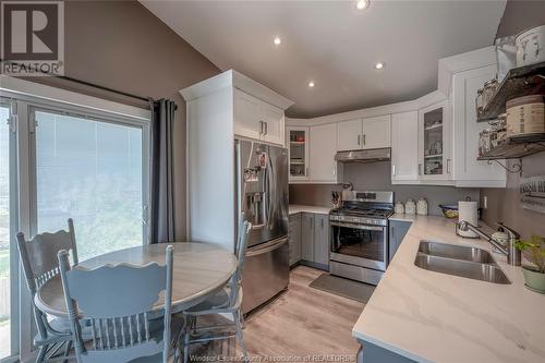 128 Talbot Street South, Essex, ON - Indoor Photo Showing Kitchen With Double Sink