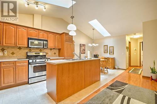 60 Tofflemire Court, Amherstburg, ON - Indoor Photo Showing Kitchen With Double Sink