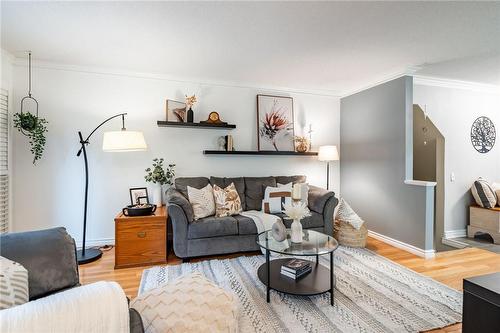 5029 Pinedale Avenue|Unit #64, Burlington, ON - Indoor Photo Showing Living Room