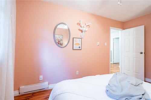 5029 Pinedale Avenue Unit# 64, Burlington, ON - Indoor Photo Showing Bedroom