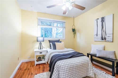 5029 Pinedale Avenue Unit# 64, Burlington, ON - Indoor Photo Showing Bedroom