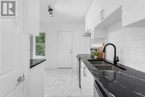 1562 Moy, Windsor, ON - Indoor Photo Showing Kitchen With Double Sink With Upgraded Kitchen