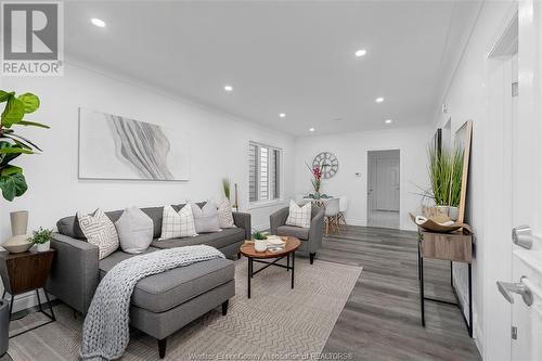 1562 Moy, Windsor, ON - Indoor Photo Showing Living Room