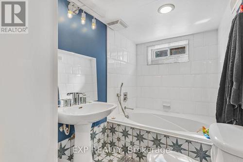 491 Jane Street, Toronto (Runnymede-Bloor West Village), ON - Indoor Photo Showing Bathroom