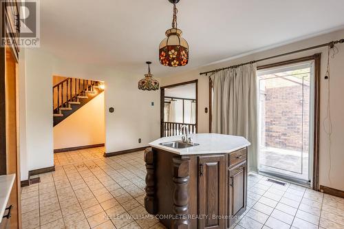 7072 Mcmillan Drive, Niagara Falls (Dorchester), ON - Indoor Photo Showing Kitchen