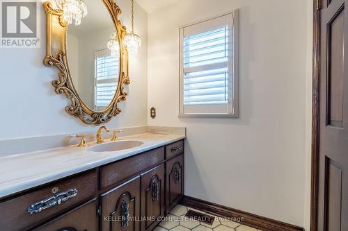 7072 Mcmillan Drive, Niagara Falls (Dorchester), ON - Indoor Photo Showing Bathroom