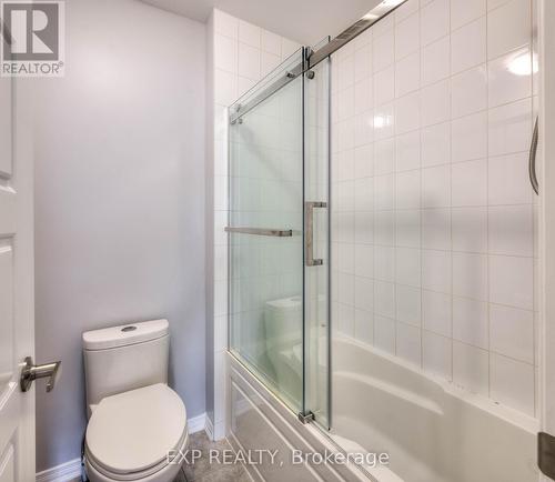 30 Fleming Crescent, Haldimand, ON - Indoor Photo Showing Bathroom